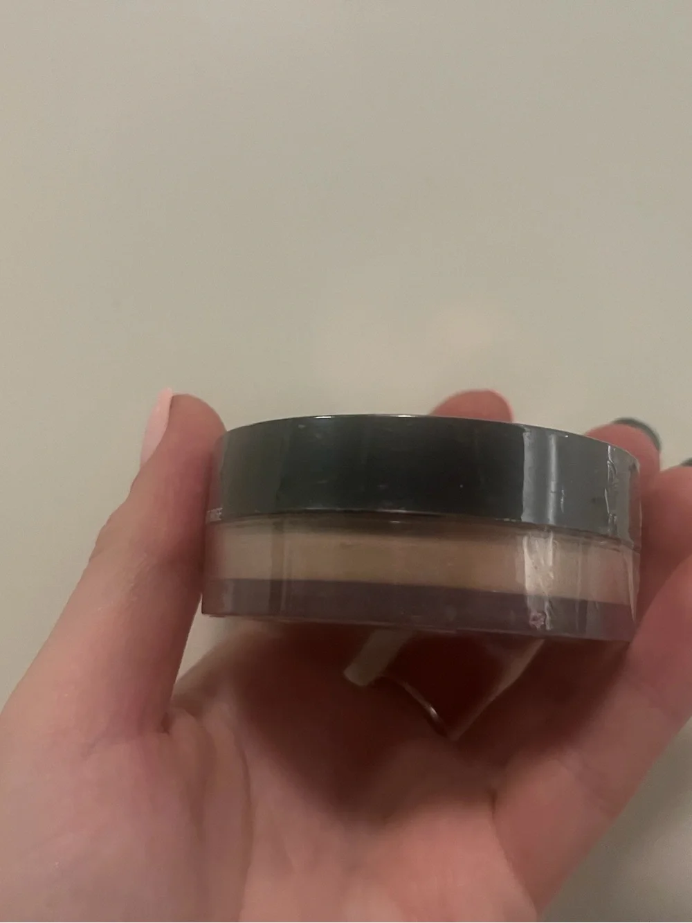 Brand new Milani Make It Last Setting Powder 04 Radiant
